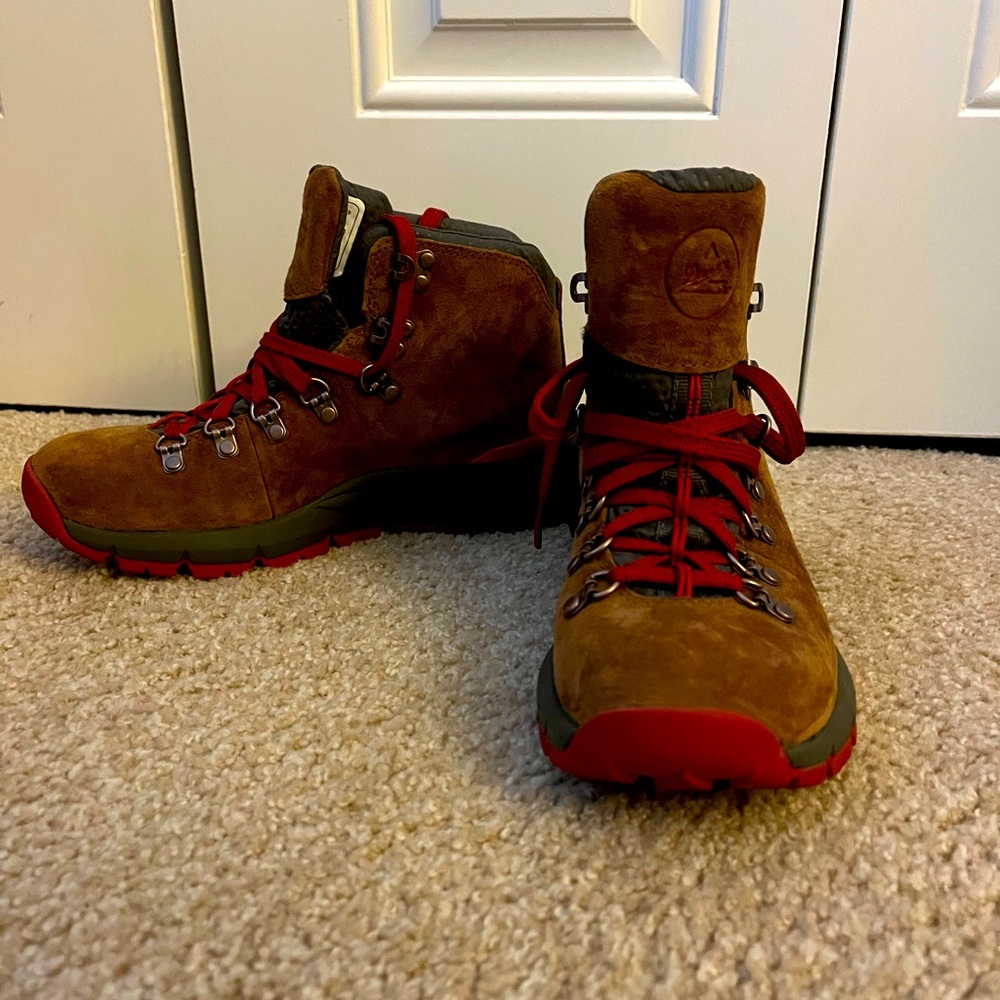 Danner Hiking Boots sz 6